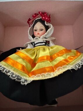 Madame Alexander Teal Box Top with Pink Script and Cream Label